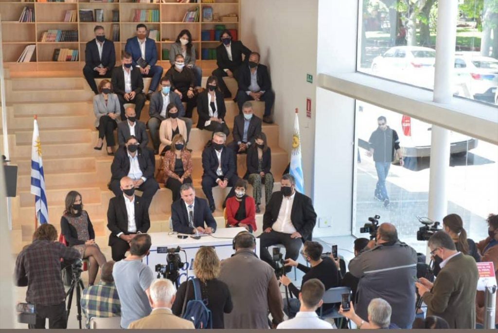 presentacion gabinete yamandu orsi en las piedras