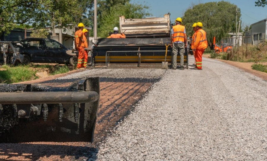 obras tratamiento bituminoso en calle santa rosa