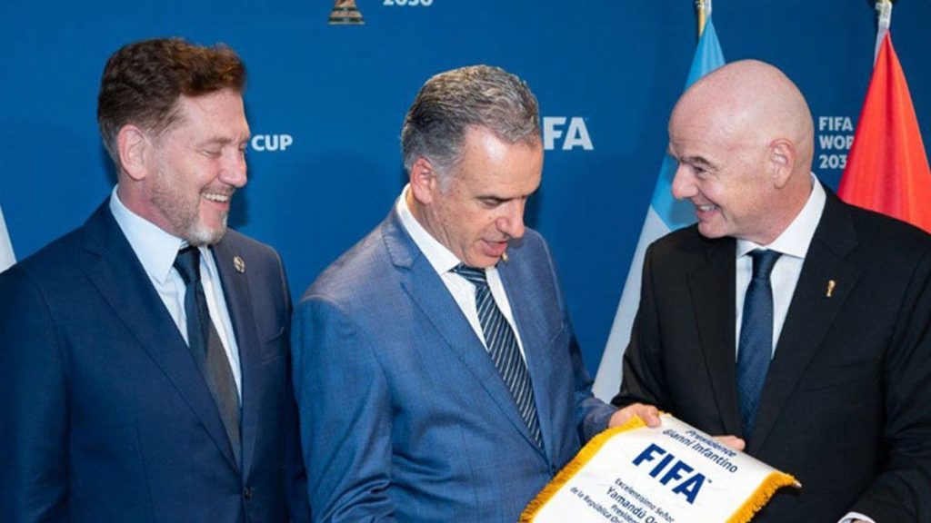 orsi-con-infantino-en-ny-1