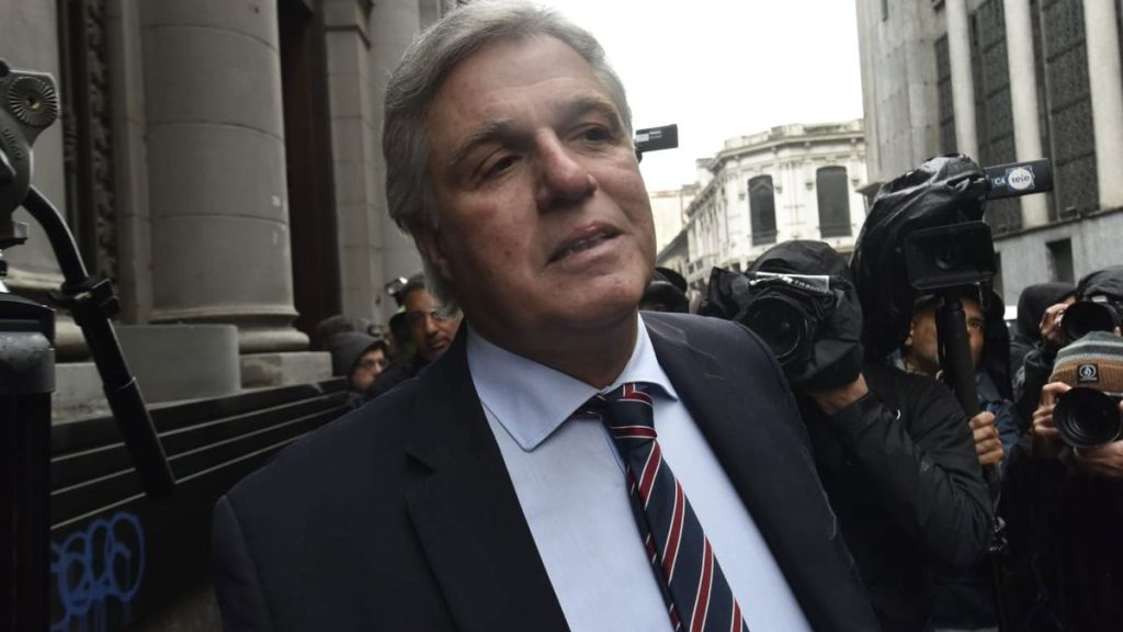 bustillo-en-fiscalia-foco-uy