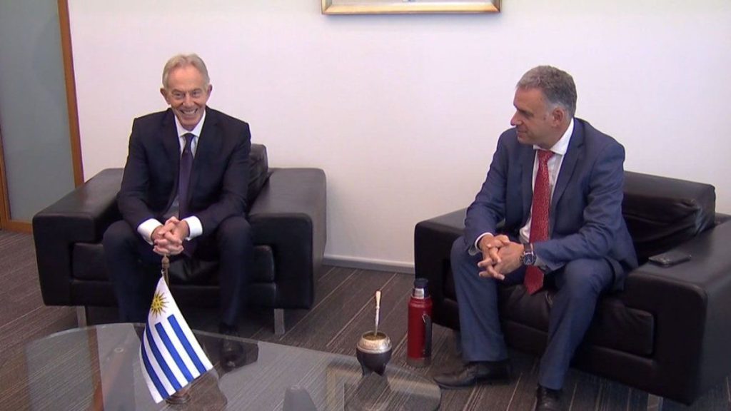 orsi-con-tony-blair-en-presidencia