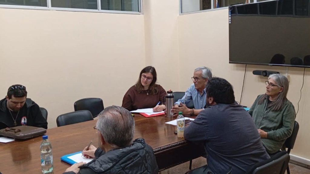 reunion-tripartita-puerto-conflicto-2
