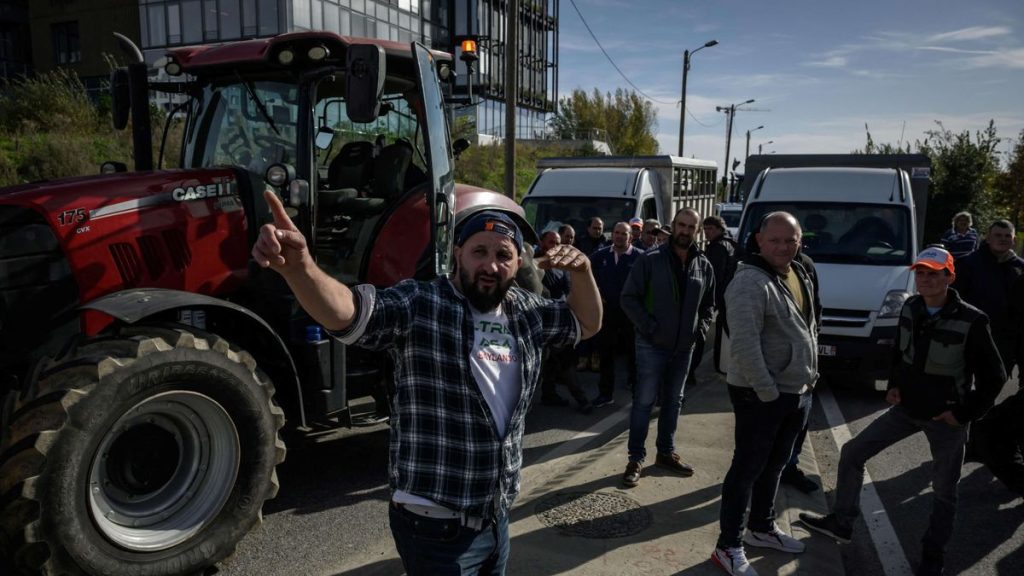 afp__20251112__83rl7wp__v2__highres__francepoliticsfarmersuniondemo