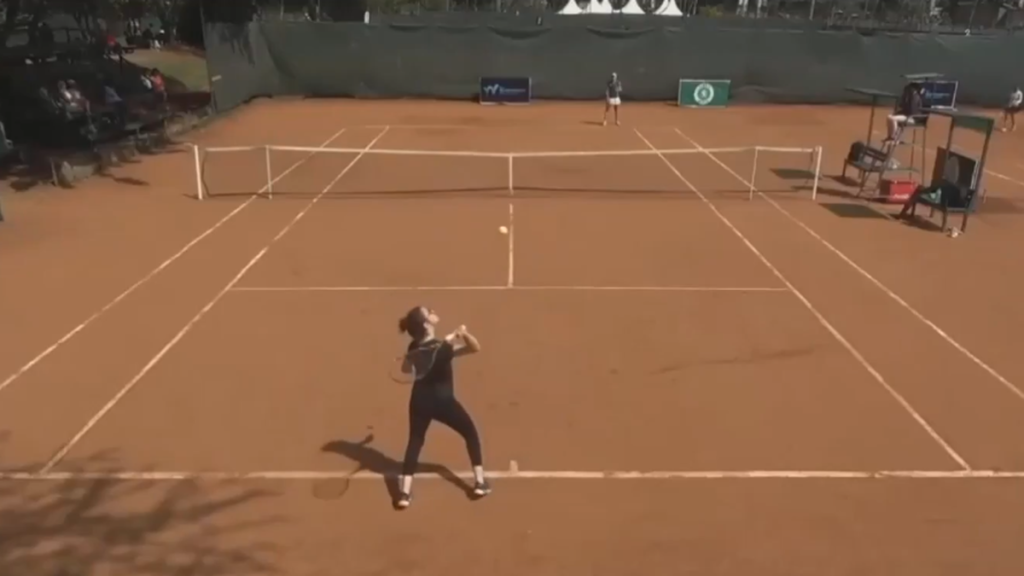 la-tenista-que-no-sabia-sacar-y-jugo-un-torneo-profesional